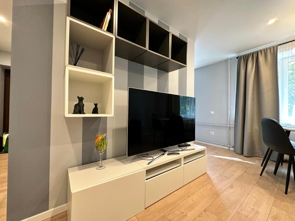 Appartamento Parkside Escape: Stylish 1-Br Riga Esterno foto