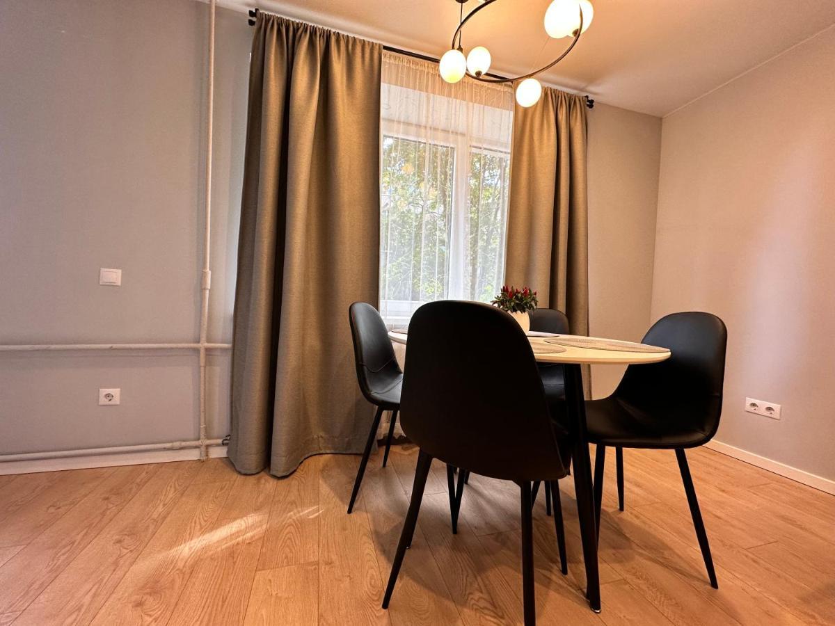 Appartamento Parkside Escape: Stylish 1-Br Riga Esterno foto
