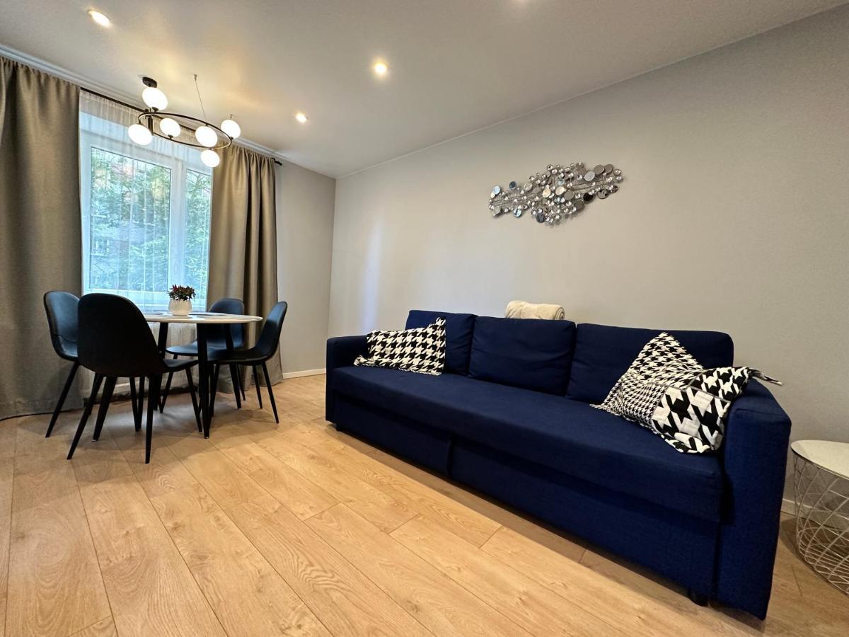 Appartamento Parkside Escape: Stylish 1-Br Riga Esterno foto