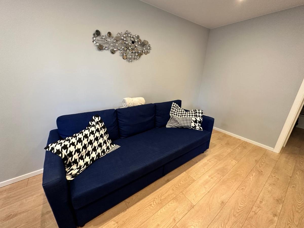 Appartamento Parkside Escape: Stylish 1-Br Riga Esterno foto